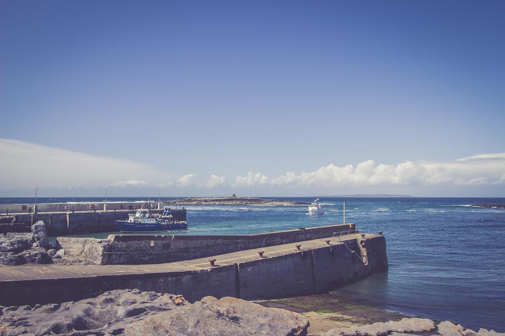 Salt Cliff Cottage Doolin Exterior photo